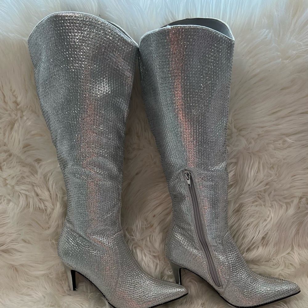 Sexy women’s rhinestones studded boots!